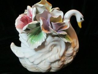 Capodimonte Swan Figurine 5 Roses
