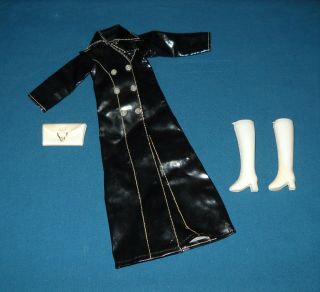 Barbie Clone Maddie Mod Maximum Effor T 1705 Long Black Trench Coat White Purse