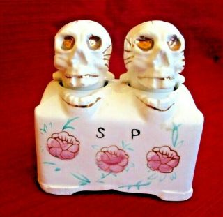 Vintage Nodding Nodder Skulls Salt And Pepper Set