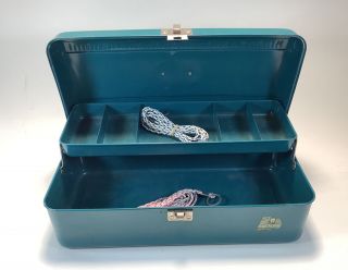 Vintage Montgomery Wards Hawthorne Fishing Tackle Box W/hinged Lid Divided Shelf