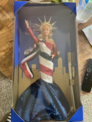 Barbie 1995 Fao Schwarz Mattel Statue Of Liberty Barbie Doll 14664 Nrfb