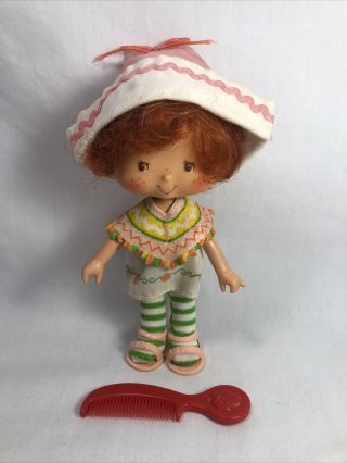 Vintage 1980’s Strawberry Shortcake Cafe Ole Figure Doll With Comb