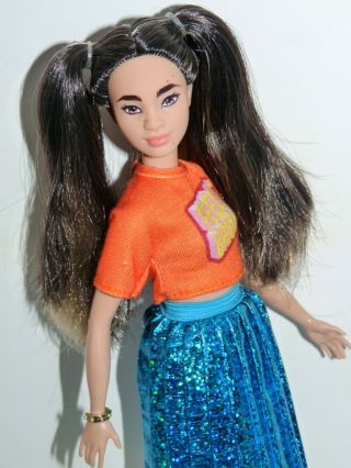 Barbie Fashionistas Petite Doll In Feelin 