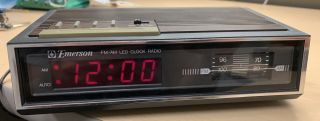 Vintage Emerson Fm/am Digital Alarm Clock Radio Model Red5500a