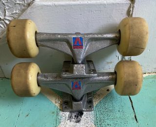 Vintage Venture Awake Skateboard Trucks With Wheels And Bones Bearings