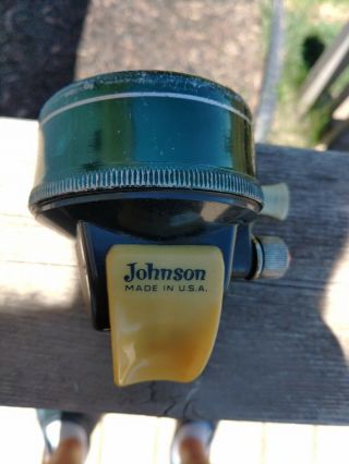 Vintage Johnson Sabra Model 130 - A Spin Casting Fishing Reel Made In U.  S.  A