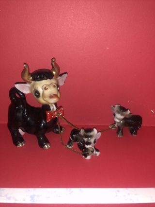 Vintage Ceramic Figurines Mother Bull Cow With 2 Babies Chained Japan A8