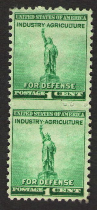 Us.  899.  Statue Of Liberty Vertical Pair Almost Imperf.  Only 3 Half Hole.  Rare.
