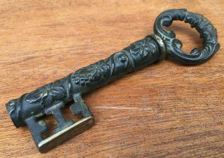 Antique Victorian Cast Bronze Novelty Key Gape Corkscrew Wine Bottle Opener 1840