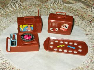 Vtg 1971 Busy Hands Barbie Ken Steffie Brown Record Player Tv Tray Suitcase Hong