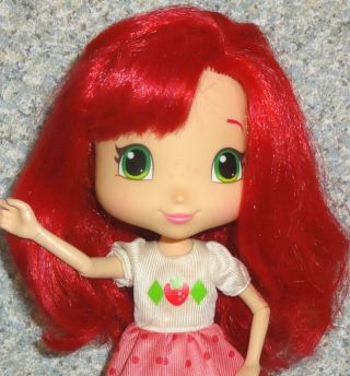 11” Strawberry Shortcake Bridge Direct Styling Doll & Dress Scented Hair