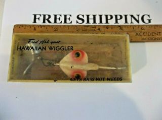 Vintage Arbogast Hawaiian Wiggler Sputterfuss 2 1/2 Box & 2 Extra Skirts
