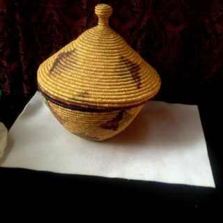 Vtg Hand Woven Traditional African Basket W Lid Home Decor