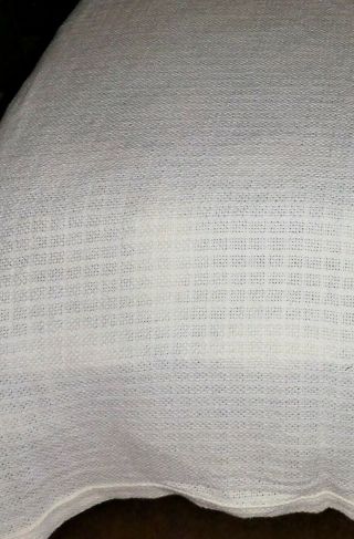 VTG WAFFLE WEAVE TWIN/FULL COTTON BLANKET APPROXIMATELY 88 