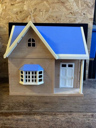 Sylvanian Families Small House With Blue Roof