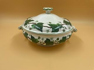 Wedgewood Napoleon Ivy Green Covered Vegetable Casserole Dish Bowl 8 