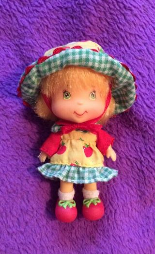 Strawberry Shortcake Apple Dumplin Berry Sweet Sisters 3” Doll 2002 Bandai