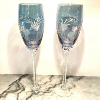 Set Of 2 Vintage Blue Tall Etched Wine Glasses W/ Clear Rope Stem