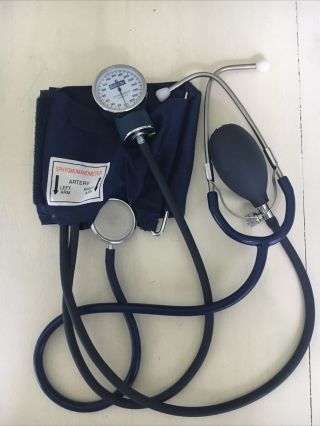 Vintage Blood Pressure Cuff (sphygmomanometer) And Stethoscope Euc