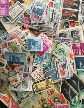 Us Postage Stamp ￼lot Of More Than 900 - 1,  2,  3,  4,  5,  6 Cent Stamps￼￼.