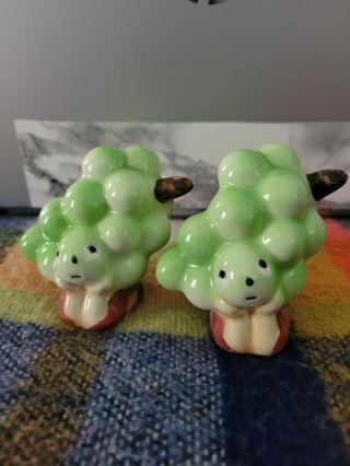 Vintage Anthropomorphic Py Chilling Grape Heads Salt And Pepper Shakers Japan