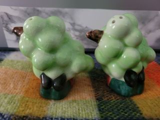 VINTAGE ANTHROPOMORPHIC PY CHILLING GRAPE HEADS SALT AND PEPPER SHAKERS JAPAN 3