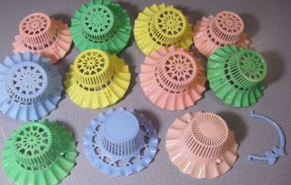 Vintage 50 ' s 11 Pastel Plastic Party Favor Nut Cups Baskets most w/ Bow Handles 3