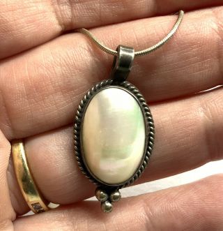 Vintage Navajo Native Sterling Silver Mother Of Pearl Pendant 20” Necklace