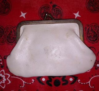 Vintage White Leather Kiss Lock Coin Change Purse 4 "