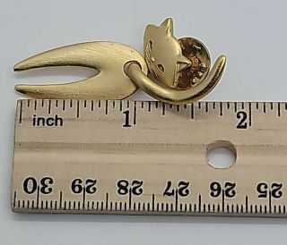 Vintage gold tone JJ Jonette dangle CAT brooch pin 2