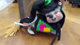 Annalee Halloween Mouse Dressed As Witch Riding On Broom