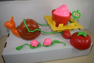 Vintage Kenner Strawberry Shortcake Playset Snail Cart Complete