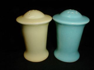 Universal Potteries Cambridge Ohio Laurella Turquoise Yellow Salt Pepper Shakers