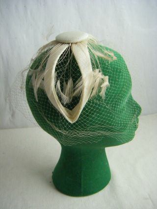 Vintage 50 - 60s Ivory Feather Veil Net Top Hat