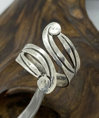 Lovely Vintage Sterling Silver Handcrafted Filigree Adjustable Ring Size 7.  5 :)