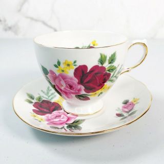 Queen Anne 8288 Tea Cup And Saucer Set Roses Bone China England Pink Yellow