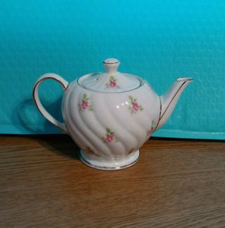 Small Sandler England Teapot Pink Roses,  Gold Trim,  2 Cup,  6 1/2”x 4 1/2”