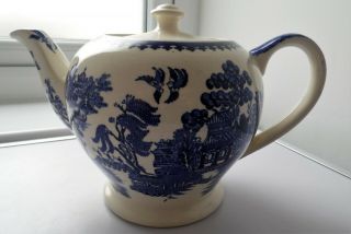 Vintage Sadler Blue & White Willow Pattern Teapot
