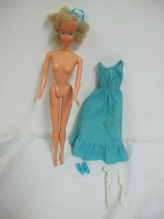 Vintage Mattel Quick Curl Barbie Doll W Blue Dress Shoes Comb Brush