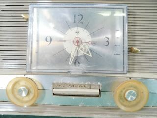 Vintage Radio Rca Victor Model 3 - Rd - 69 Clock Radio Collectible Antique Radio