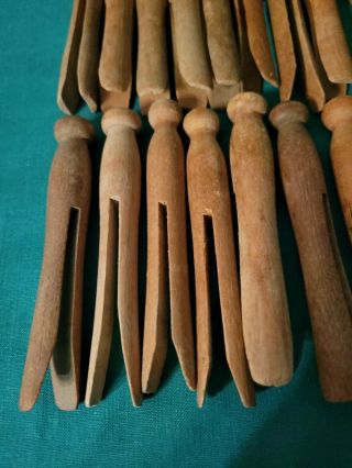 Vintage 20 Wooden Clothes Pins Craft Round Flat Top Clothespins Weathered 2