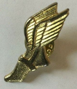 Vintage Foot Shoe With Wings Track And Field Gold Tone Enamel Lapel Pin