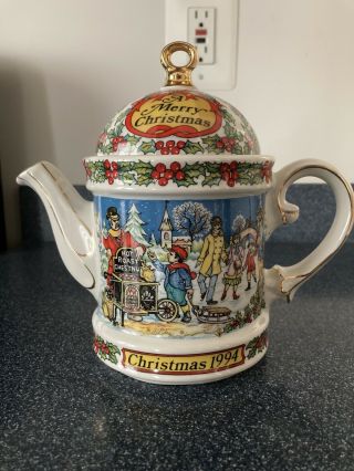 Vintage Sadler “A Merry Christmas” Holiday Teapot Design Made in England 1994 2