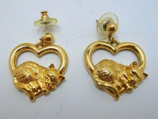 Vintage Avon Cat Swinging Heart Clip On Earrings Gold Tone