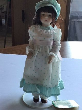 9 " Russ Berrie Months To Remember Porcelain Collectible Dolls - April Style 1588