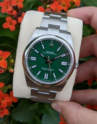 Rolex Oyster Perpetual Green Men ' s Watch 41mm - 124300 2021 2