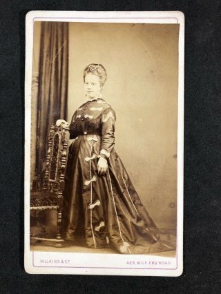 Victorian Carte De Visite Cdv: Lady: Wilkins: East London School: Unusual Dress