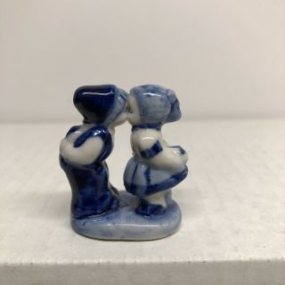 Vintage Delft Blue Hand Painted Holland Boy & Girl Kissing Figures 2