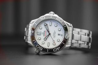 Omega Seamaster Diver Co - Axial 8800 42mm 300m Wave Dial 210.  30.  42.  20.  04.  001
