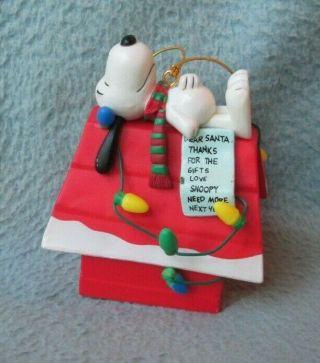 Snoopy On Top Of Dog House Christmas Ornament Peanuts Charlie Brown Ds2